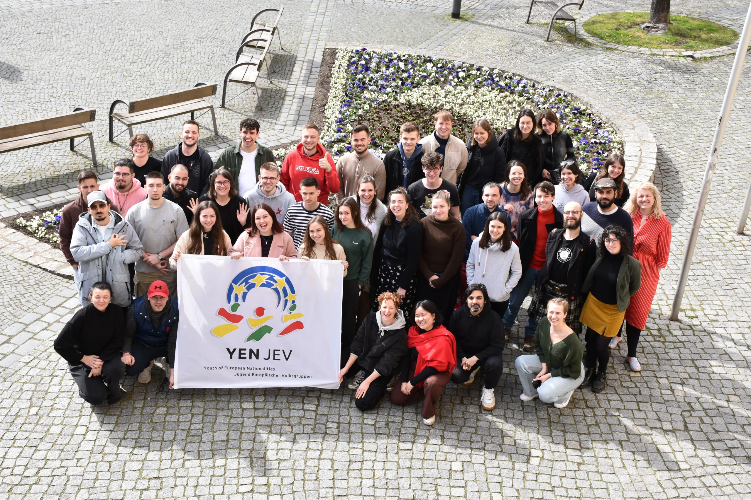 Gruppenfoto mit den Teilnehmern am JEV/YEN Osterseminar 2024