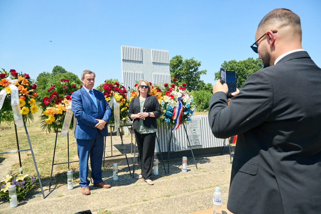 Gedenken an deutsche Zivilisten am Friedhof Valpovo