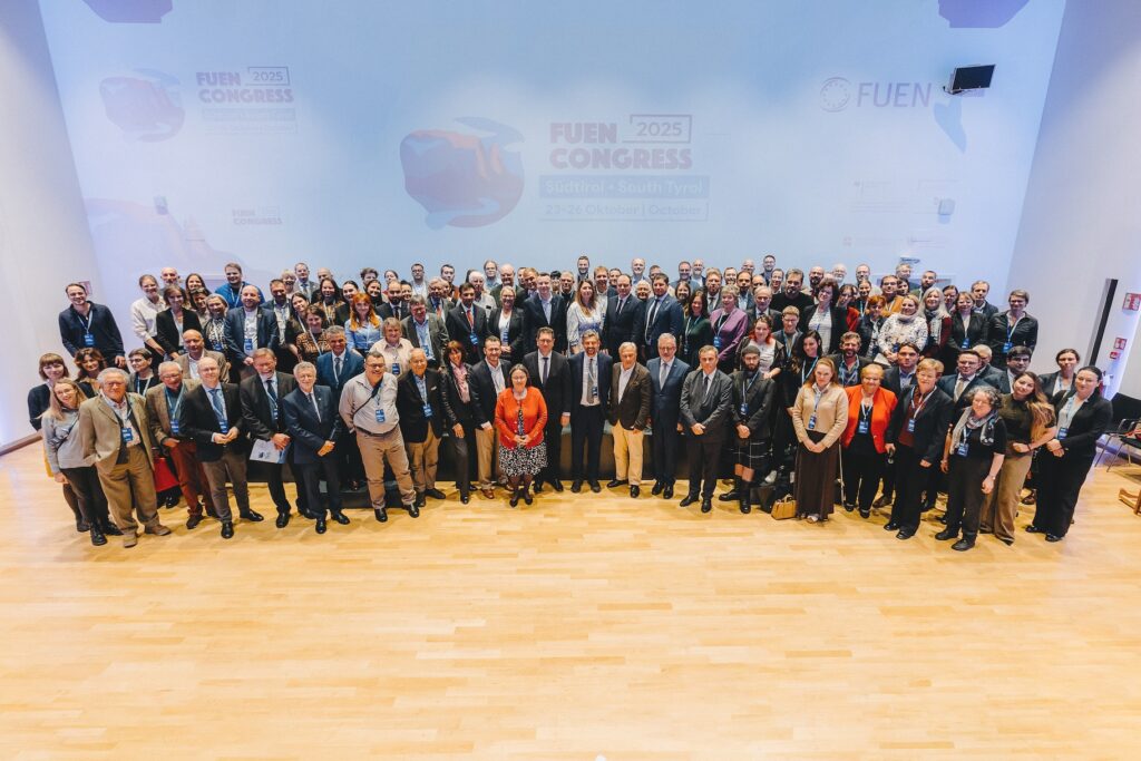 Gruppenfoto @FUEN-Kongress 2025 in Südtirol