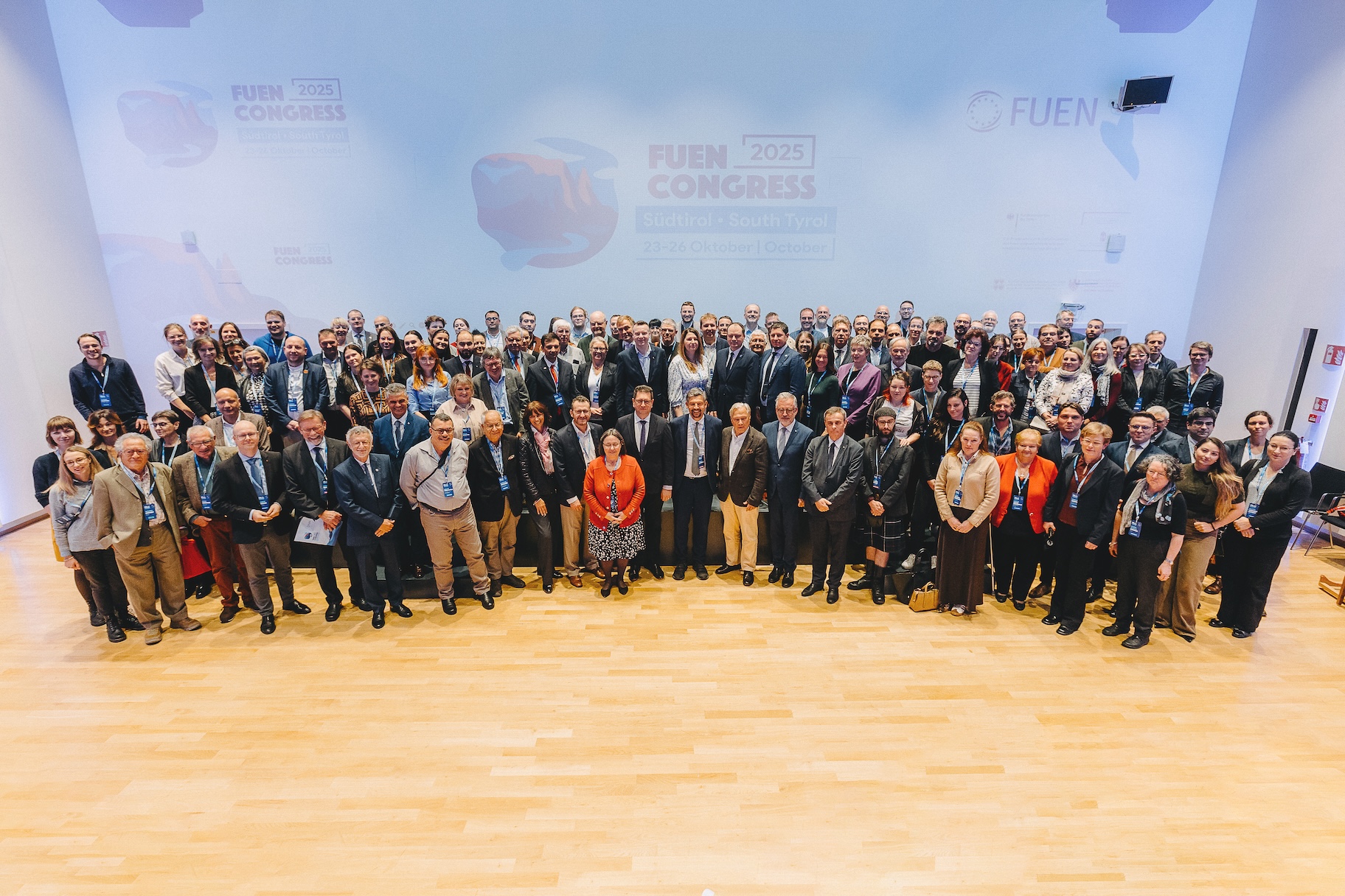 Gruppenfoto @FUEN-Kongress 2025 in Südtirol